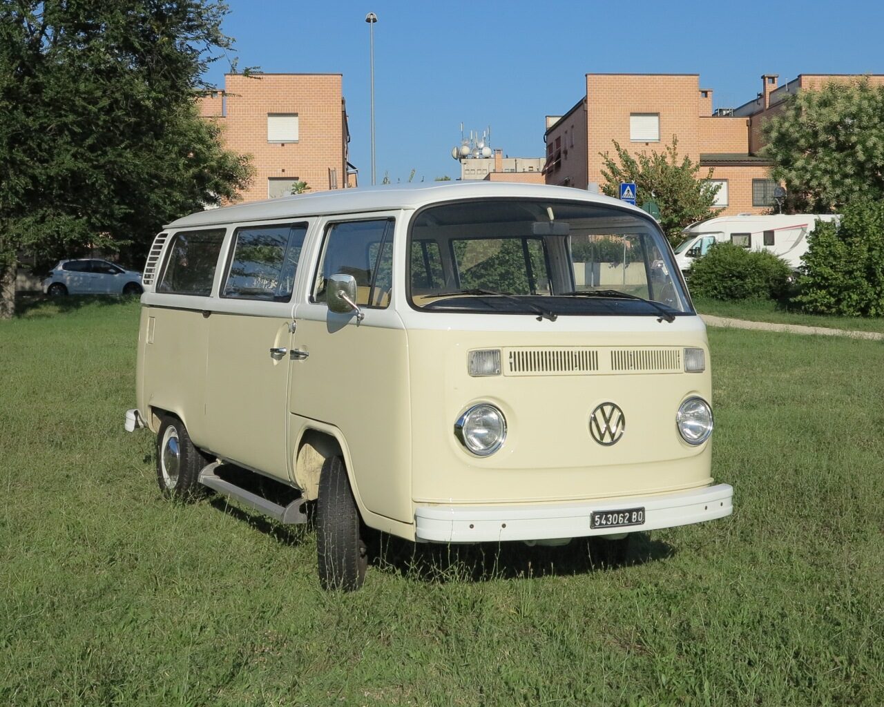 Volkswagen Transporter T2 - furgoncino hippie - vettura matrimonio - furgoncino per matrimonio